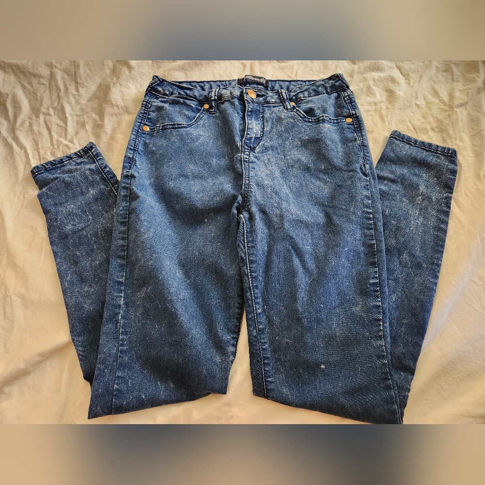Wallflower dark acid wash jeggings